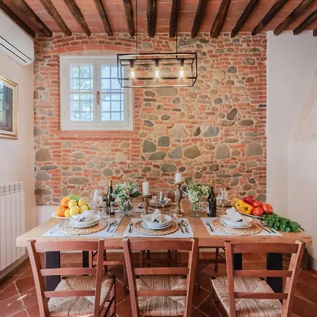 In Gragnano Near Lucca Town 波卡里
