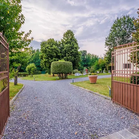 In Gragnano Near Lucca Town * 波卡里