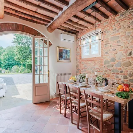 In Gragnano Near Lucca Town Villa *
