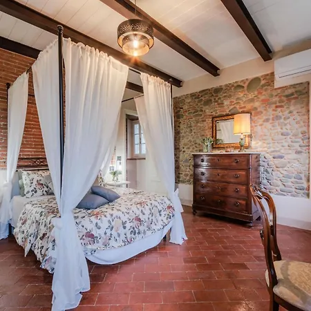Villa In Gragnano Near Lucca Town Porcari
