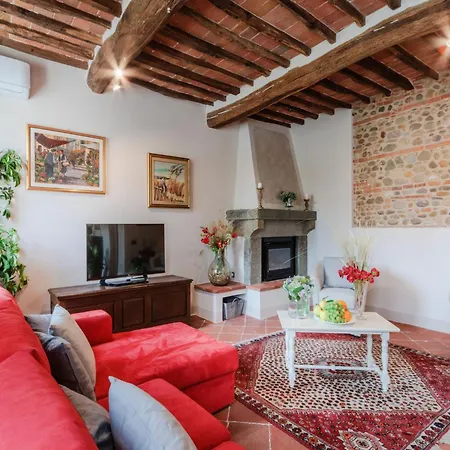 In Gragnano Near Lucca Town *